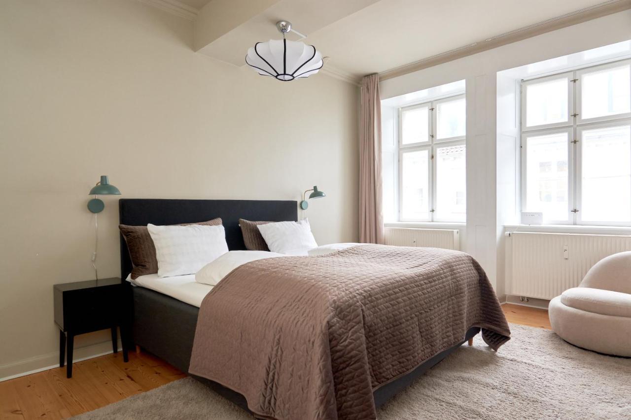 Spacious 3b W Double Beds Centre *